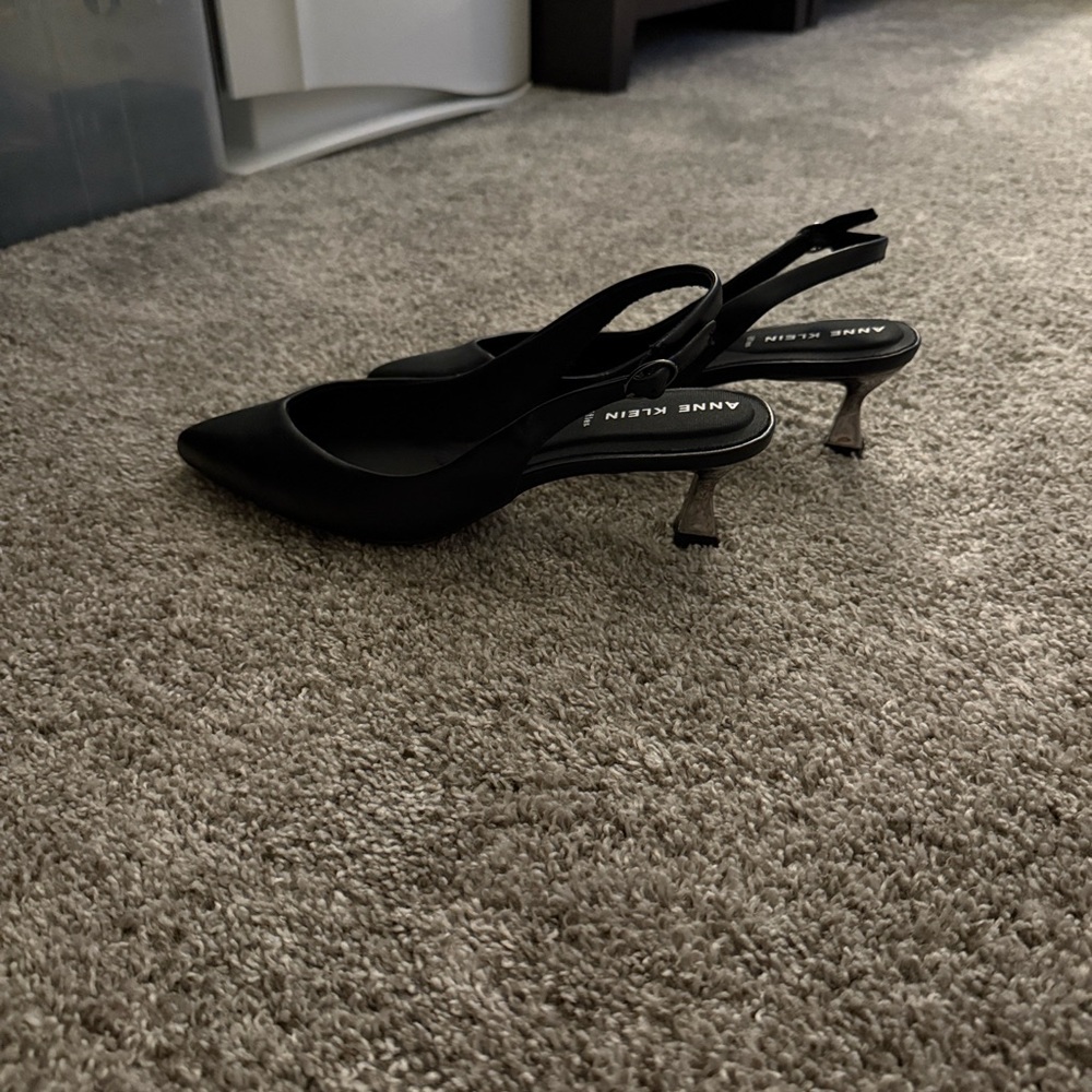 Anne Klein Elegant Black Slingback Heels